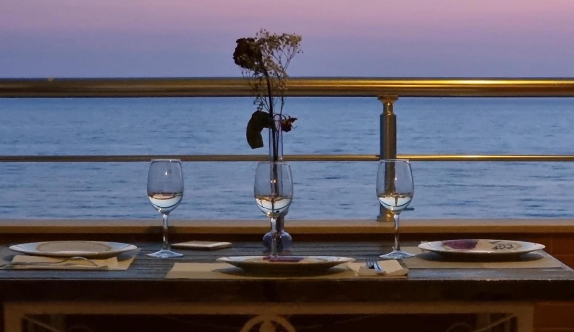 Sunset Seaview Apartment Durrës Exterior foto