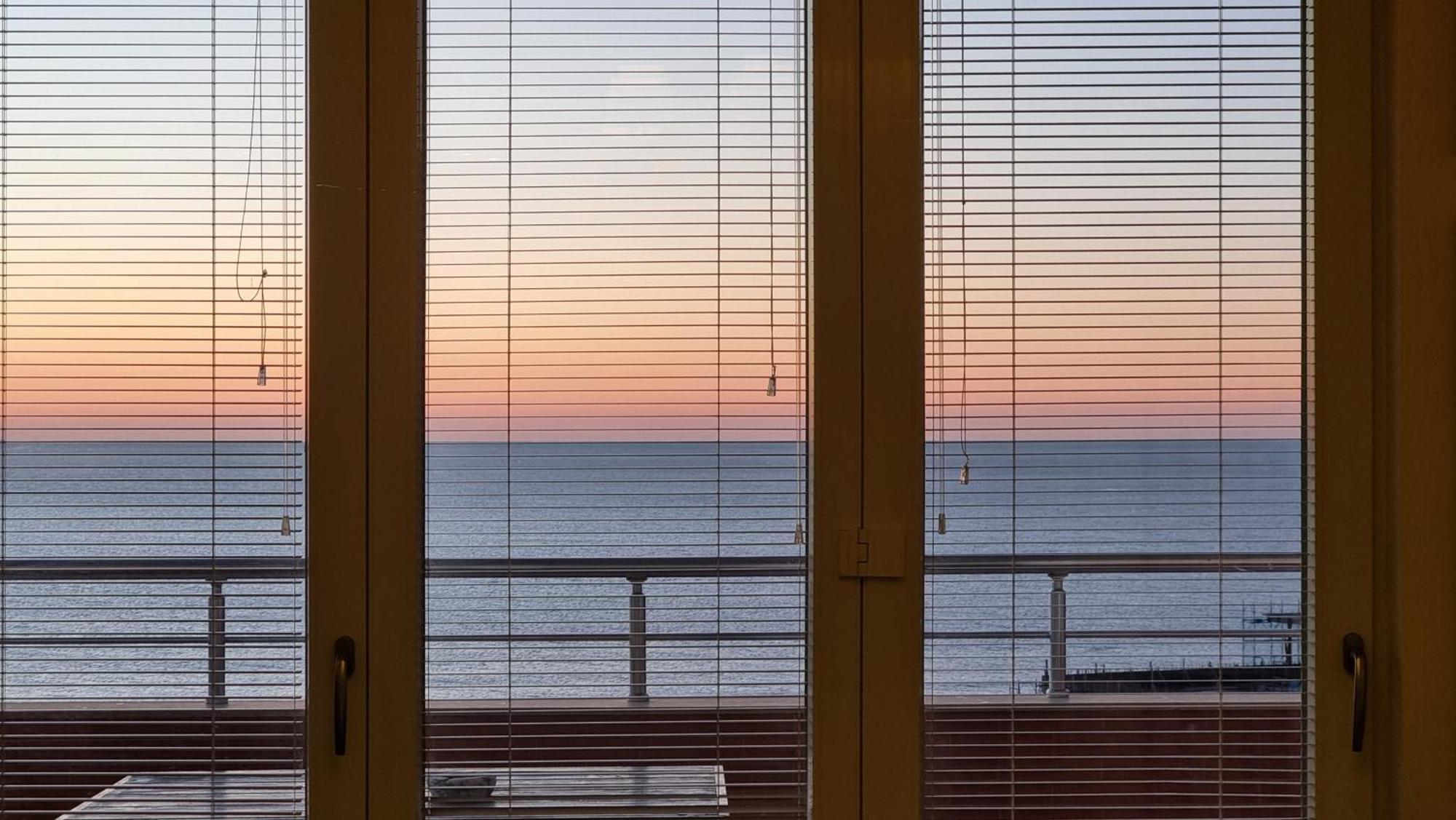 Sunset Seaview Apartment Durrës Exterior foto